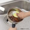 「そうじの神様 キッチンスポンジ 極ラクブラシ W 台所用 洗剤不要 茶しぶ・油汚れに 抗菌 オレンジ 日本製 1個 KBセーレン」の商品サムネイル画像4枚目