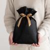 「ヘッズ 不織布リボン付ギフトバッグーS/ブラック（10枚）」の商品サムネイル画像2枚目
