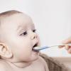 「Bc Babycare 温度で色が変わるスプーン 赤ちゃん 離乳食 2本入 食器 1個」の商品サムネイル画像4枚目
