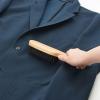 「無印良品 ブナ材洋服ブラシ 豚毛 約幅6.5×長さ24cm 良品計画」の商品サムネイル画像8枚目