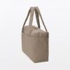 「無印良品 再生ナイロンたためるボストンバッグ スモーキーブラウン １８Ｌ 約４２×１５×３０ｃｍ 良品計画」の商品サムネイル画像2枚目