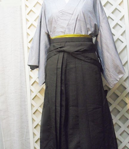 男物袴 中古着物 メンズ袴 行灯袴 スカート型はかま 正絹 男物和服 剣道合気道 武術の稽古 日舞 居合 新撰組 侍コスプレ チャコール Hakama11 和服占いインドの店アナルカリ 通販 Yahoo ショッピング 일본구매대행 직구 재팬스타일