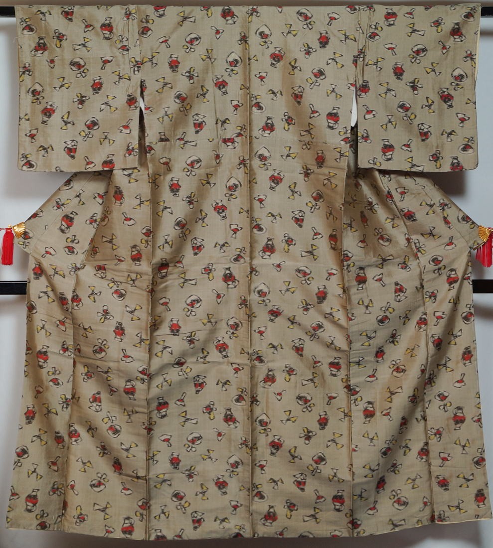 銘仙 アンティーク 玩具模様 グレー色 着物リメイク リフォーム めいせん 素材用 正絹 着物 紬 中古 紬 紬の着物 リサイクル着物 リサイクル紬 正絹 I 京都きもの天陽yahoo 店 通販 Yahoo ショッピング 일본구매대행 직구 사쿠라재팬