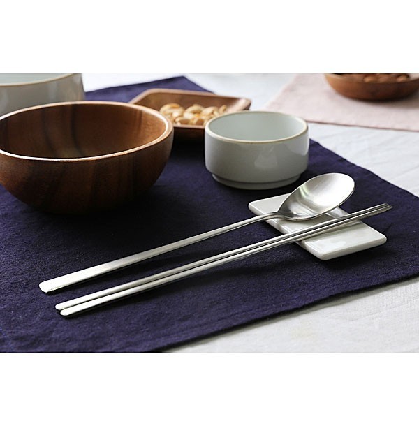 韓国雑貨 これがないと始まらない スッカラ チョッカラ お箸 スプーン 2膳セット ゴールド シルバー 韓国食器 韓国 雑貨 かわいい sc3 韓国音楽専門ソウルライフレコード 通販 Yahoo ショッピング 일본구매대행 직구 위시박스
