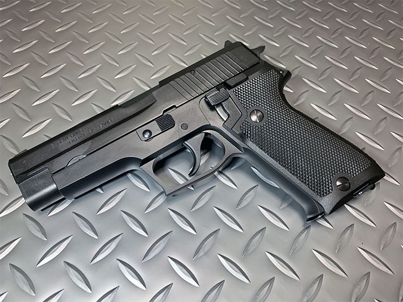 タナカ ガスブローバック SIG P220 IC 陸上自衛隊 9mm拳銃